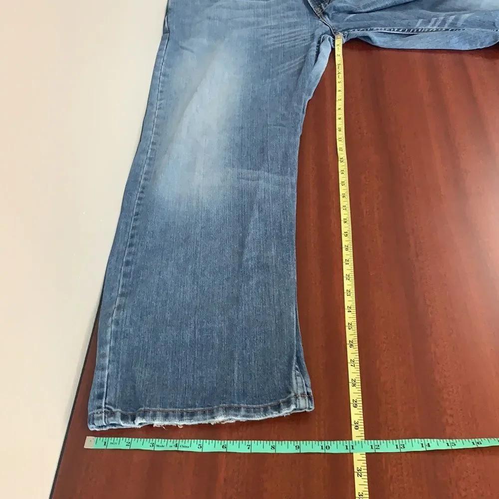 Vintage man’s 569 Levi’s mom jeans